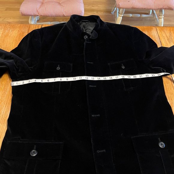 Bachrach Men's 48 Long 95% Cotton/5% Cashmere Crew Neck Corduroy Blazer. Black.